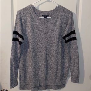 American Eagle Long Sleeve Tee with Sleeve Detail